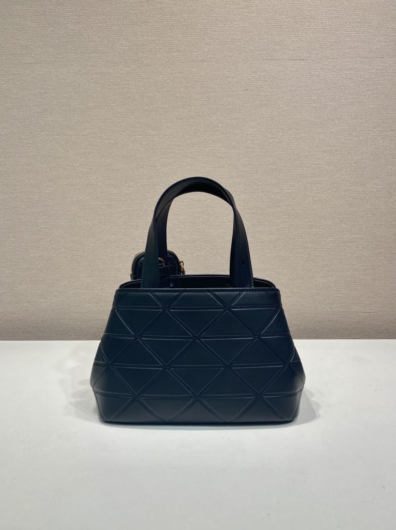 Pra*a tote bags